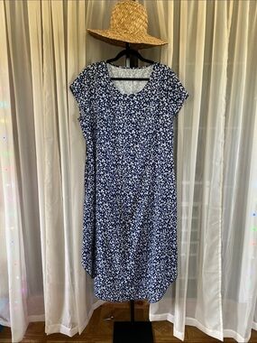 Classic Navy Blue Floral Midi Dress with Scoop Neck